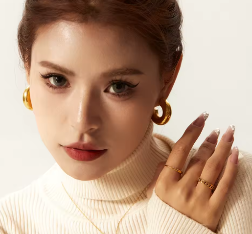 2 Pair Gold Hoop Earrings