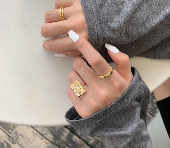 Retro Gold Smiley Face Ring