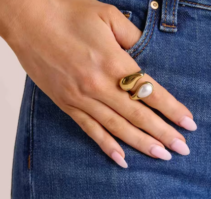 Drop Pearl Ring