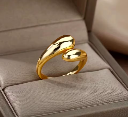 Cora Gold Ring